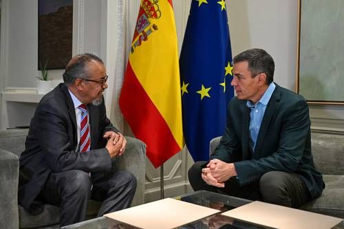 Crucero-MV-Hondius-llega-a-Tenerife-tras-brote-de-hantavirus-comenzara-evacuacion