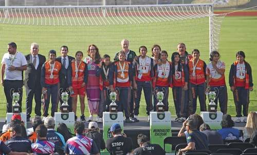 Ganadores-de-la-Copa-CONADE-y-el-Mundialito-Escolar-celebran-en-el-Olimpico-Universitario