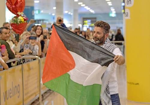 Israel-deporta-a-dos-activistas-de-la-Flotilla-Global-Sumud-tras-su-detencion