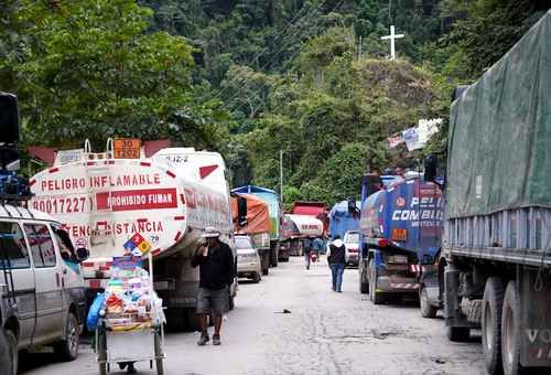 Movilizaciones-y-bloqueos-paralizan-regiones-de-Bolivia-el-gobierno-denuncia-un-proceso-conspirativo
