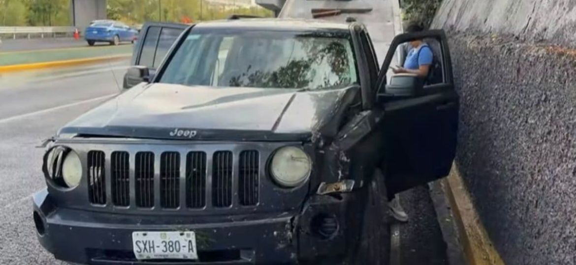 Atropellan-a-reportera-y-camarografo-durante-cobertura-de-deslave-en-Monterrey